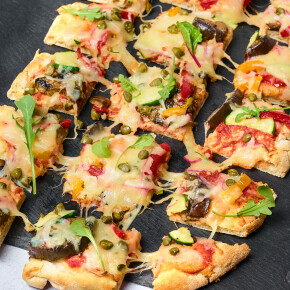 Pinsa italienne gratinée aux légumes d’été