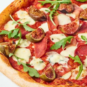 Pizza aveyronnaise au Roquefort AOP et aux figues