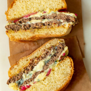 Smash burgers à la Fourme d&rsquo;Ambert AOP