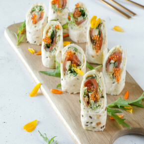 Maki apéritif fromage blanc roquette saumon fumé et pignons