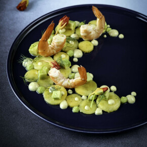 L’avocat crevette réinterprété mayonnaise au fromage blanc et mangue marinée