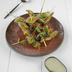 Mikado de crevettes croustillantes, sauce fromage blanc, soja et épices