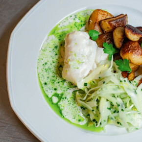 Morue pochée crème 12% MG, pommes rôties &#038; fenouil signée par le chef Jean Covillault
