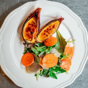 Royale d’échalote rôties à la crème 18% MG, salade de légumes signée par le chef Jean Covillault